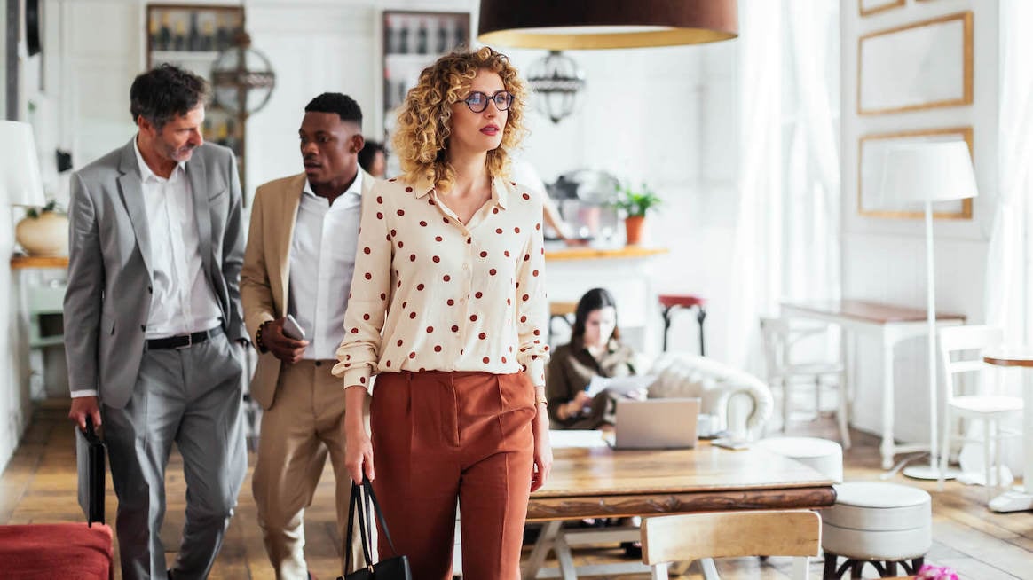 humility-in-leadership-woman-leader-at-work 
